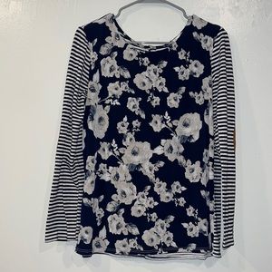 OVI Stripped/floral button back shirt